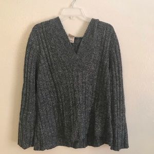 Pepper colored sweater with hood